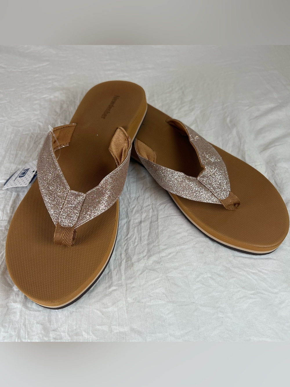 Women's Glitter Thong Sandals in Rose Tone Women’s sz9.5 NEW Comfort